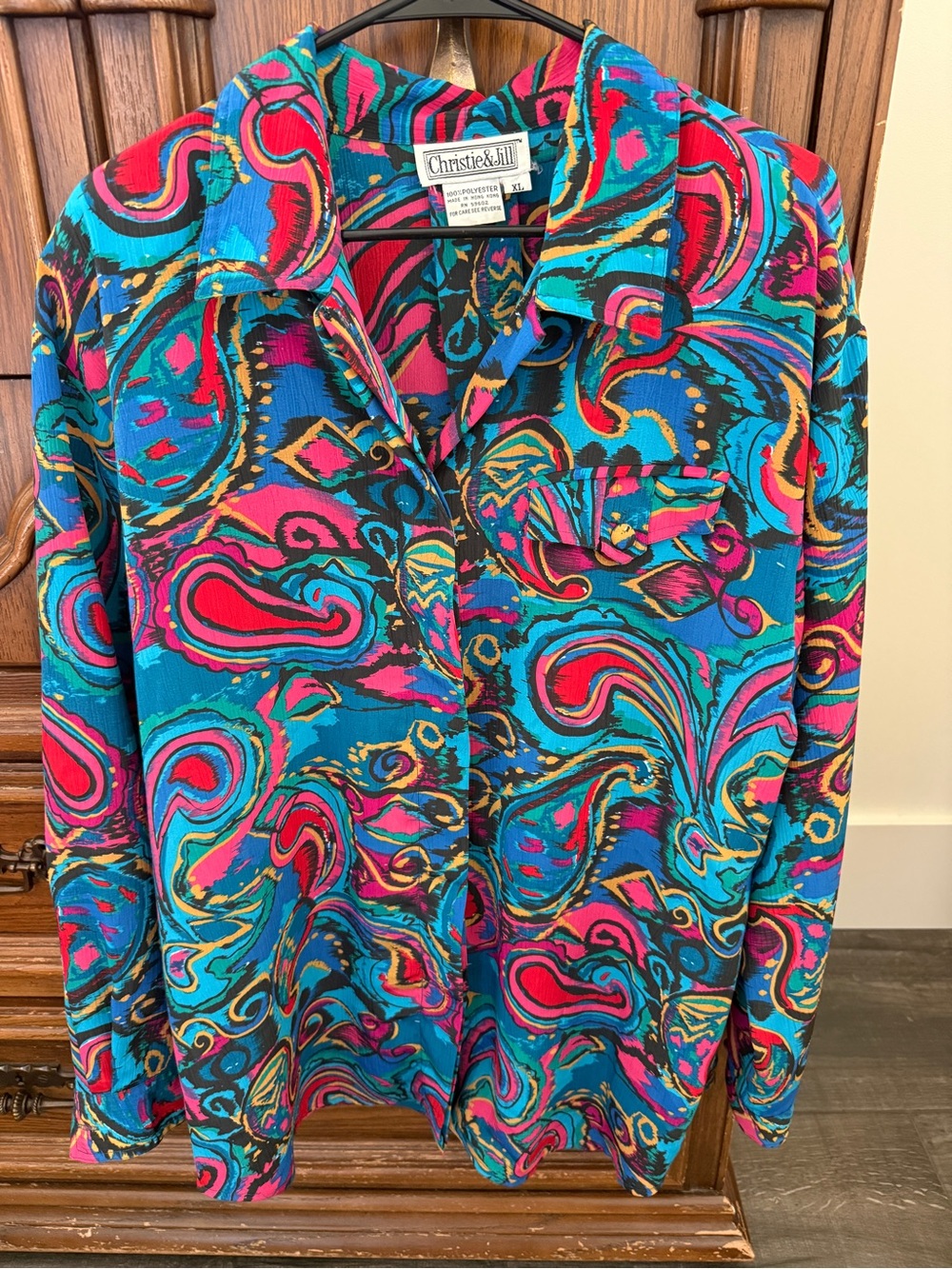 Vintage 1990βs- Multi-Color Paisley Feminine Button-up Shirt